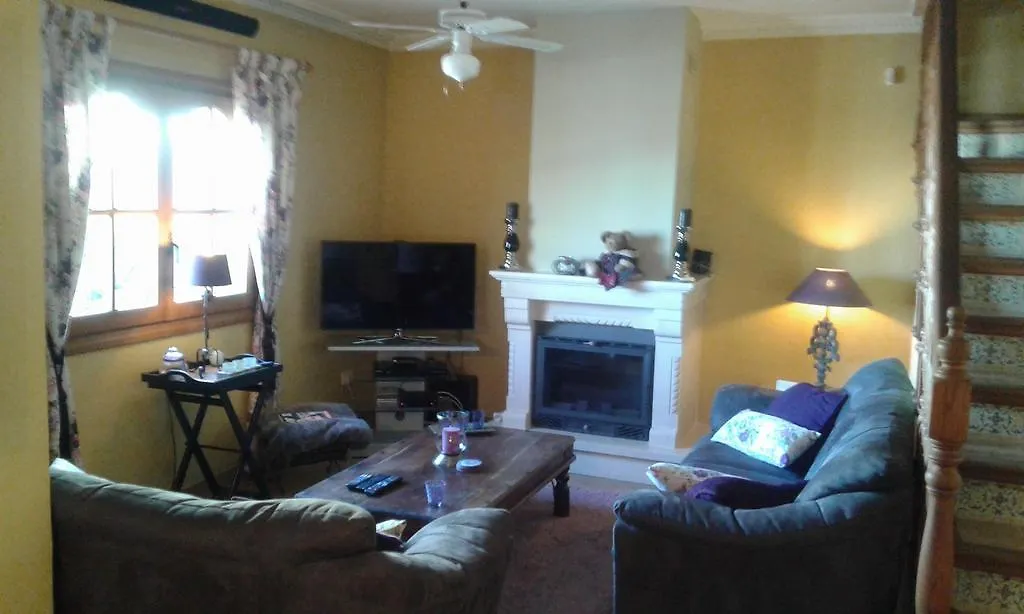 ベッド・アンド・ブレックファスト Casa Roble B&B Cómpeta