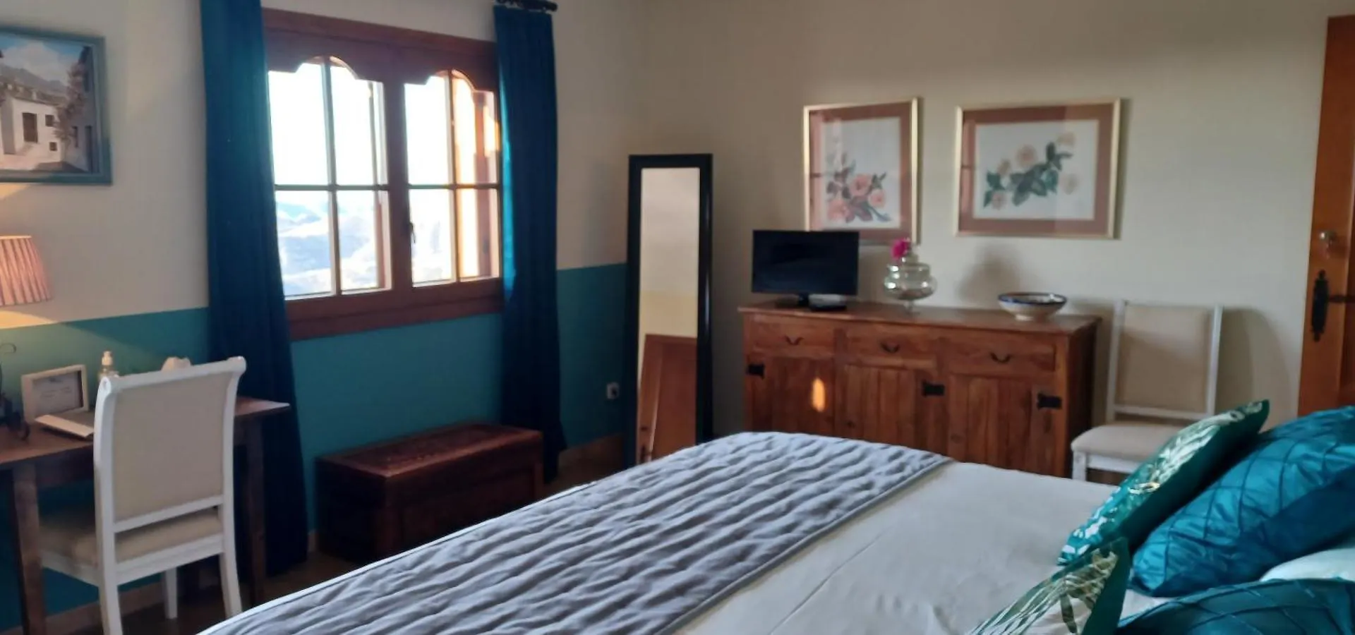 Casa Roble B&B Cómpeta 3*,  スペイン