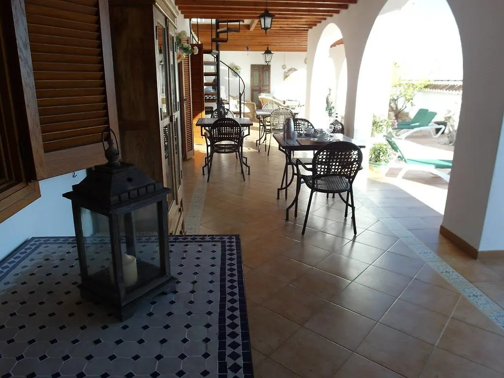 ベッド・アンド・ブレックファスト Casa Roble B&B Cómpeta